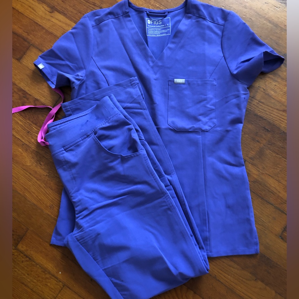 Figs scrubs set size small on both